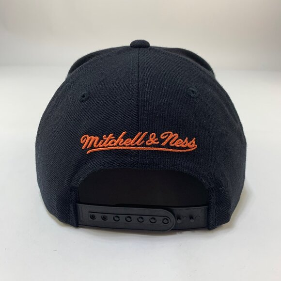 Phoenix Suns NBA Black Mitchell & Ness Snapback Hat - Picture 3 of 6